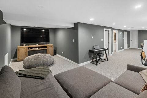 Tiny photo for 2250 W Berwyn Avenue, Chicago, IL 60625 (MLS # 12632051)