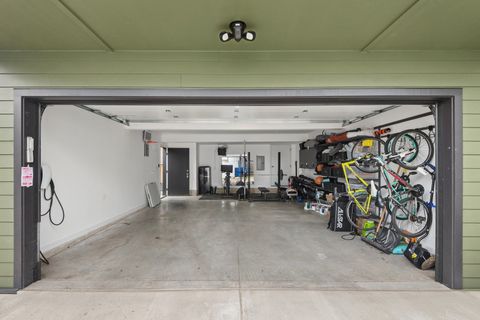 Tiny photo for 2250 W Berwyn Avenue, Chicago, IL 60625 (MLS # 12632051)