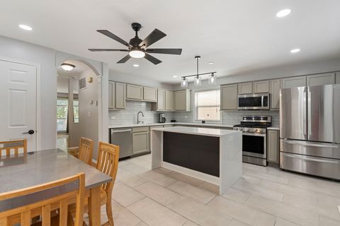 Tiny photo for 6516 S Yale Avenue, Chicago, IL 60621 (MLS # 12484844)