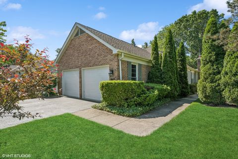 Townhouse in Lincolnshire IL 841 Sutton Court.jpg