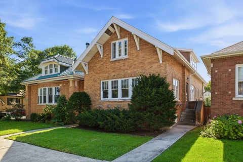 Photo of 5505 W Pensacola Avenue, Chicago, IL 60641 (MLS # 12782599)