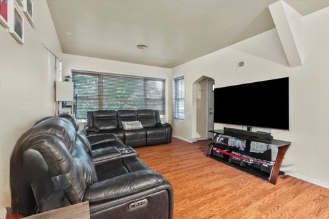 Tiny photo for 4820 W Haddon Avenue, Chicago, IL 60651 (MLS # 12600591)