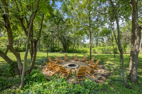 Tiny photo for 300 Geneva Road, Glen Ellyn, IL 60137 (MLS # 12595598)