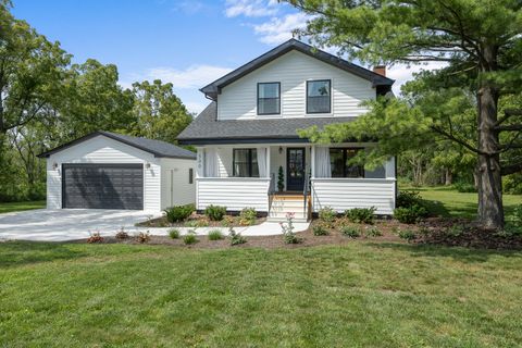 Photo of 300 Geneva Road, Glen Ellyn, IL 60137 (MLS # 12595598)