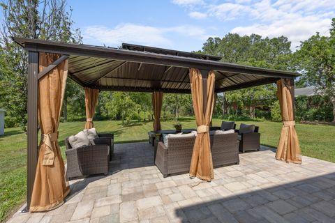 Tiny photo for 300 Geneva Road, Glen Ellyn, IL 60137 (MLS # 12595598)