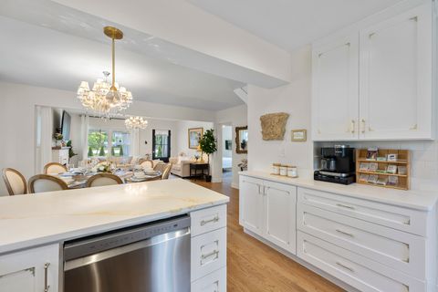 Tiny photo for 300 Geneva Road, Glen Ellyn, IL 60137 (MLS # 12595598)