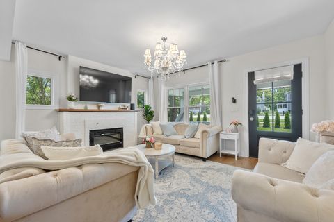 Tiny photo for 300 Geneva Road, Glen Ellyn, IL 60137 (MLS # 12595598)