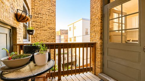 Tiny photo for 2208 W Winnemac Avenue #APT2, Chicago, IL 60625 (MLS # 12711959)