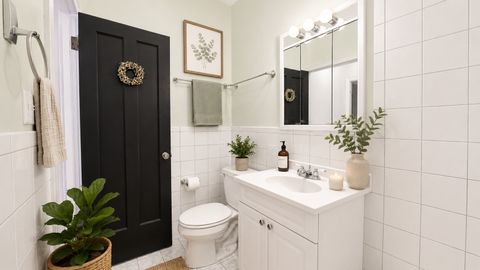 Tiny photo for 2208 W Winnemac Avenue #APT2, Chicago, IL 60625 (MLS # 12711959)