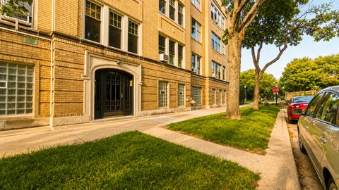 Photo of 2208 W Winnemac Avenue #APT2, Chicago, IL 60625 (MLS # 12711959)