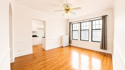 Tiny photo for 2208 W Winnemac Avenue #APT2, Chicago, IL 60625 (MLS # 12711959)