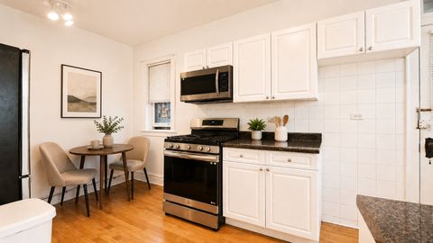 Tiny photo for 2208 W Winnemac Avenue #APT2, Chicago, IL 60625 (MLS # 12711959)