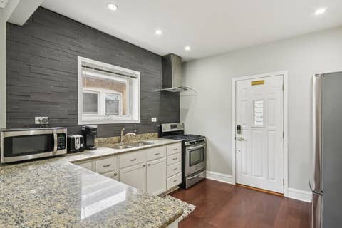 Tiny photo for 2928 N Rutherford Avenue, Chicago, IL 60634 (MLS # 12733128)