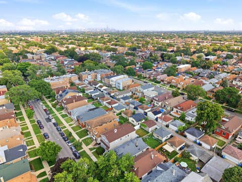 Tiny photo for 5337 W Barry Avenue, Chicago, IL 60641 (MLS # 12709763)