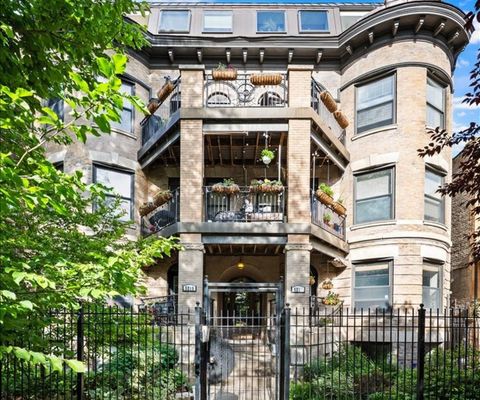 Photo of 5217 N Winthrop Avenue #G, Chicago, IL 60640 (MLS # 12660227)