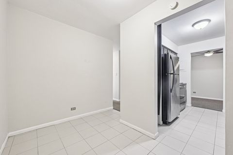 Tiny photo for 433 S Lombard Avenue #33, Oak Park, IL 60302 (MLS # 12482301)