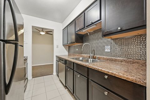 Tiny photo for 433 S Lombard Avenue #33, Oak Park, IL 60302 (MLS # 12482301)