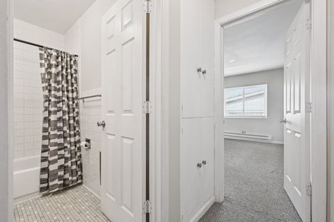 Tiny photo for 433 S Lombard Avenue #33, Oak Park, IL 60302 (MLS # 12482301)