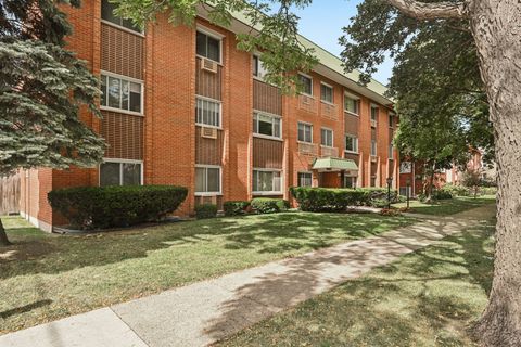 Photo of 433 S Lombard Avenue #33, Oak Park, IL 60302 (MLS # 12482301)