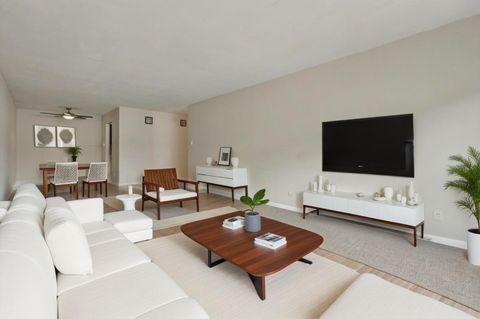 Tiny photo for 433 S Lombard Avenue #33, Oak Park, IL 60302 (MLS # 12482301)