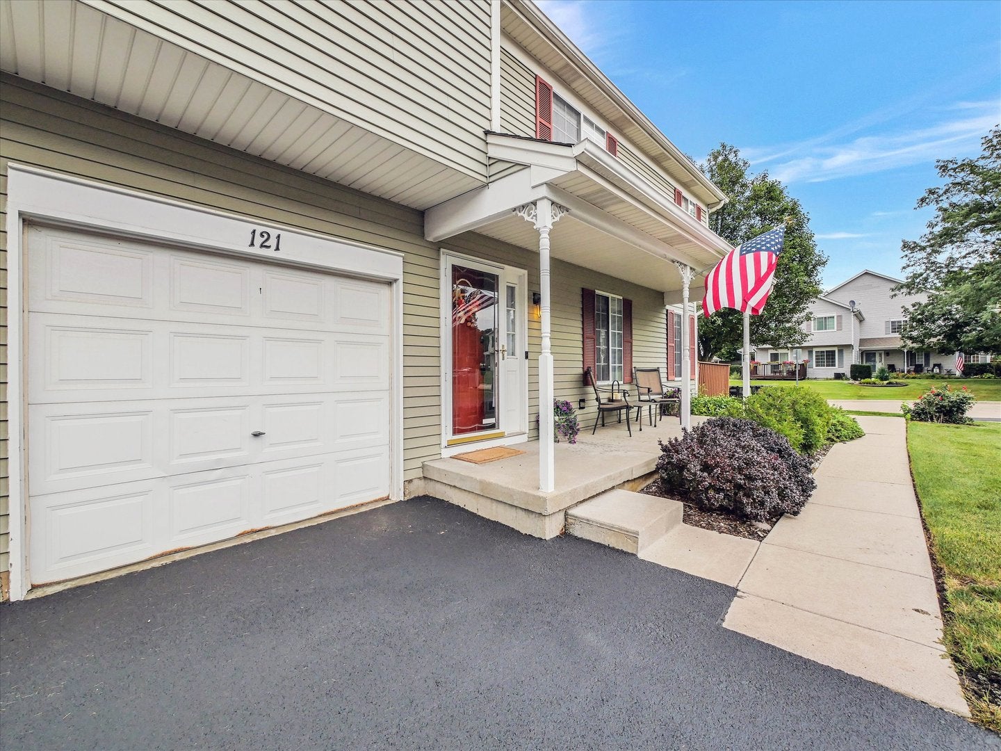 121 VILLAGE CREEK Drive 121
