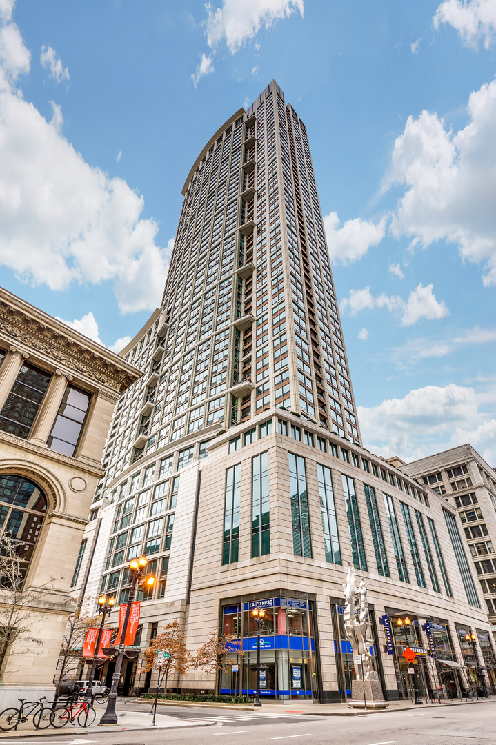 130 N Garland Court 1411