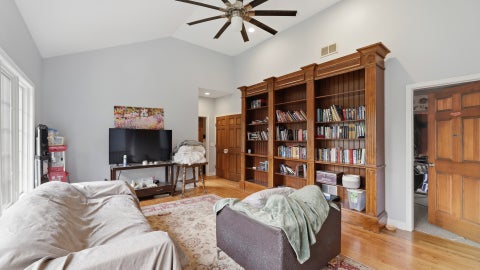 Tiny photo for 827 S Arlington Heights Road, Arlington Heights, IL 60005 (MLS # 12670937)