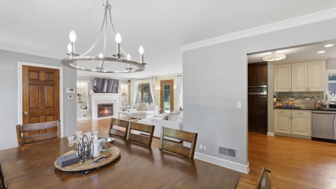 Tiny photo for 827 S Arlington Heights Road, Arlington Heights, IL 60005 (MLS # 12670937)