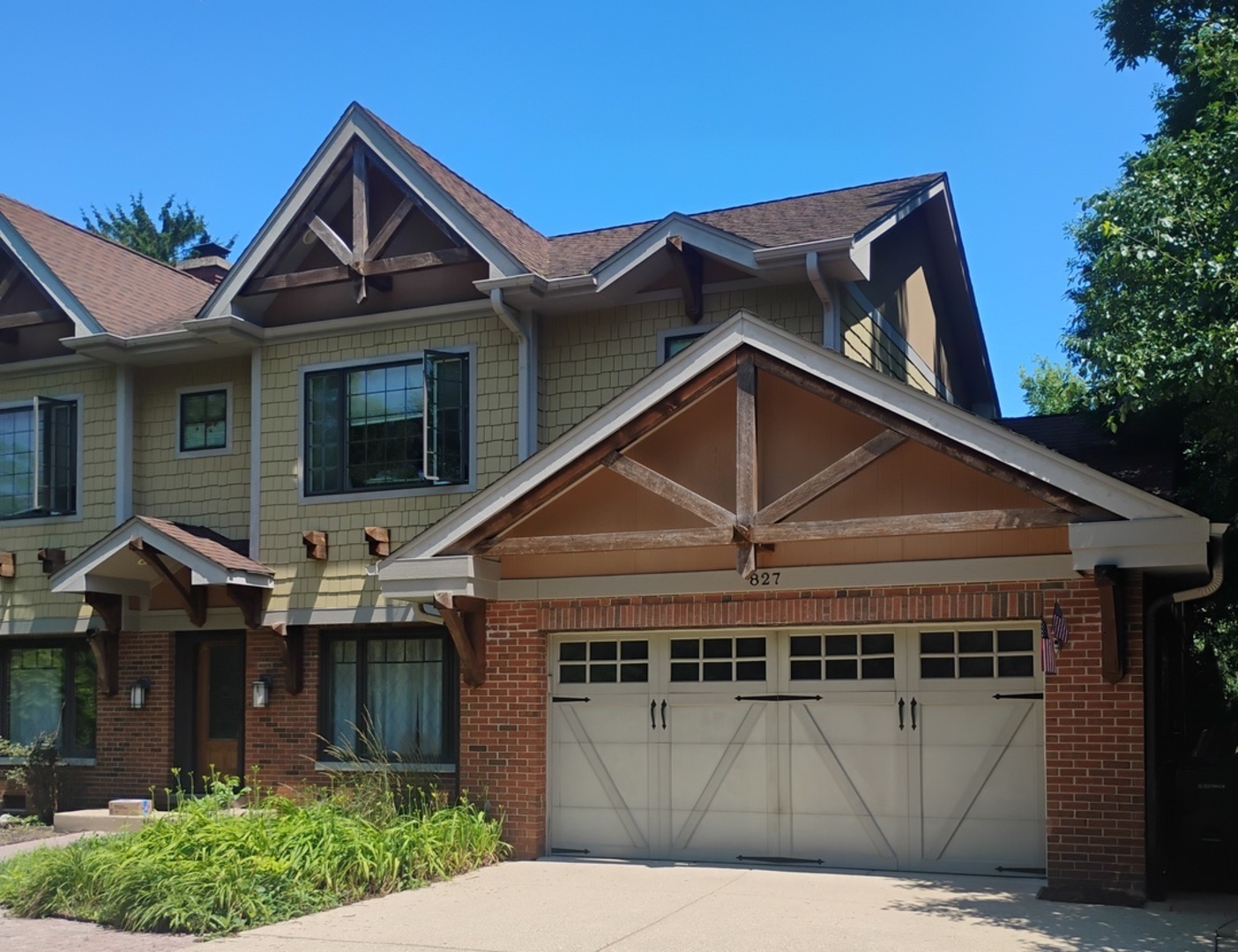 827 S Arlington Heights Road