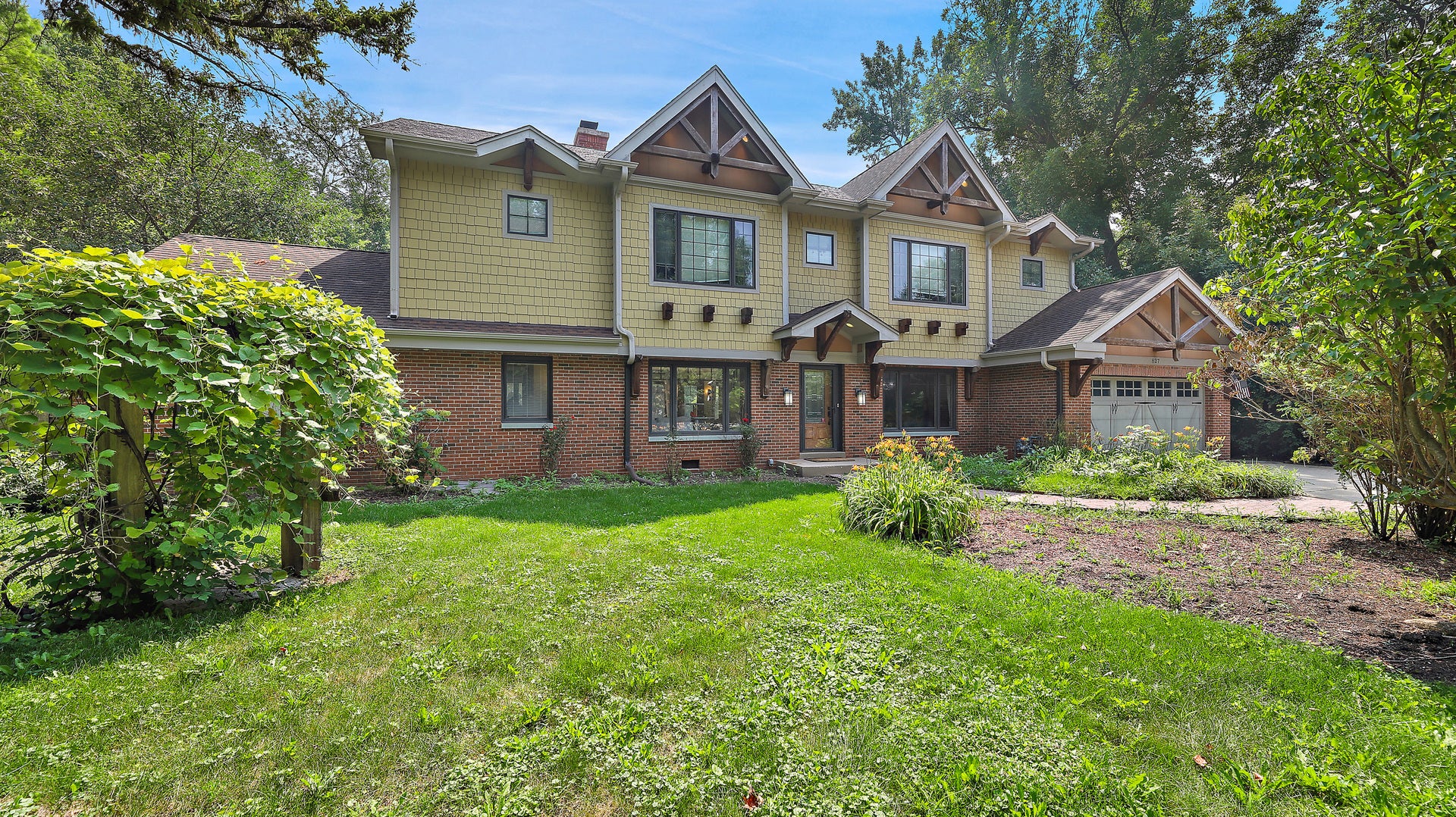 827 S Arlington Heights Road