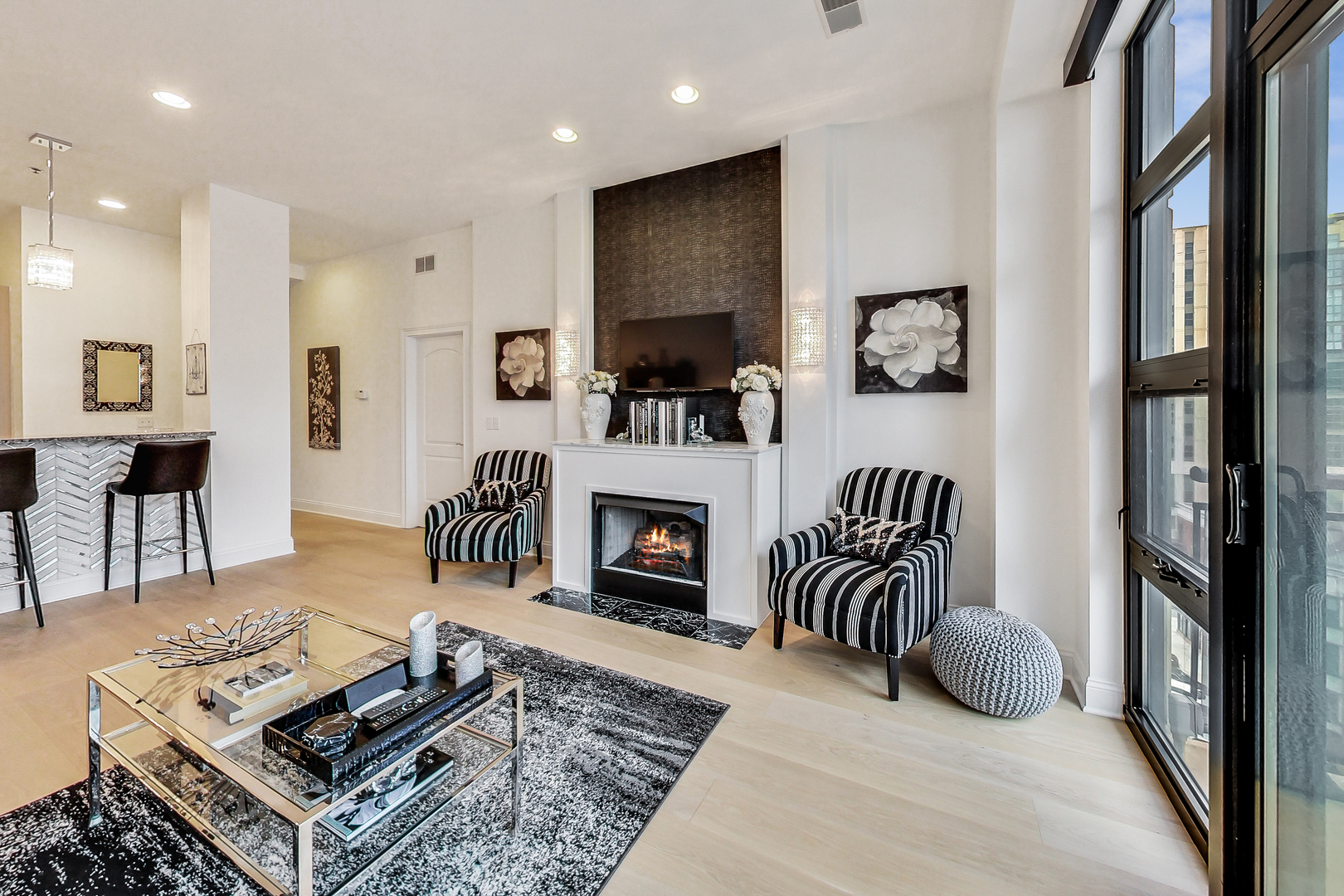 101 W Superior Street 802