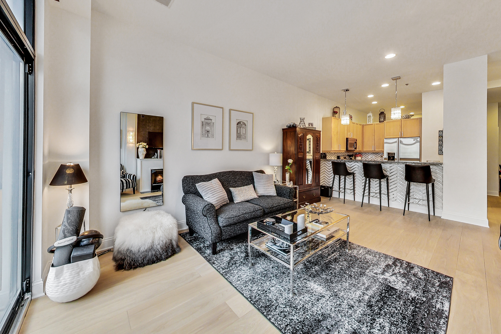 101 W Superior Street 802