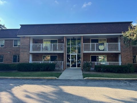 1102 Westover Lane 1-C Schaumburg IL 60193