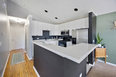 Tiny photo for 1002 Castleshire Drive, Woodstock, IL 60098 (MLS # 12714327)