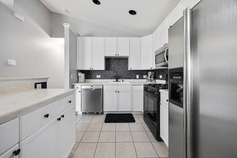 Tiny photo for 1002 Castleshire Drive, Woodstock, IL 60098 (MLS # 12714327)