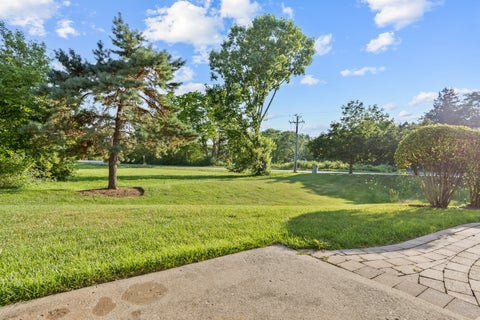 Tiny photo for 1002 Castleshire Drive, Woodstock, IL 60098 (MLS # 12714327)