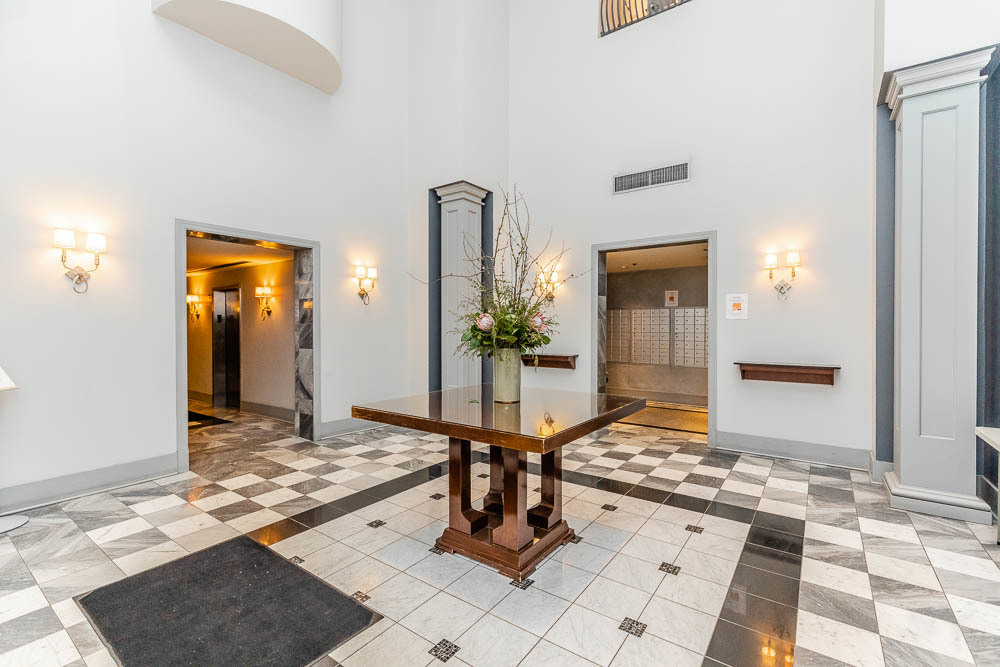70 W Huron Street 1208