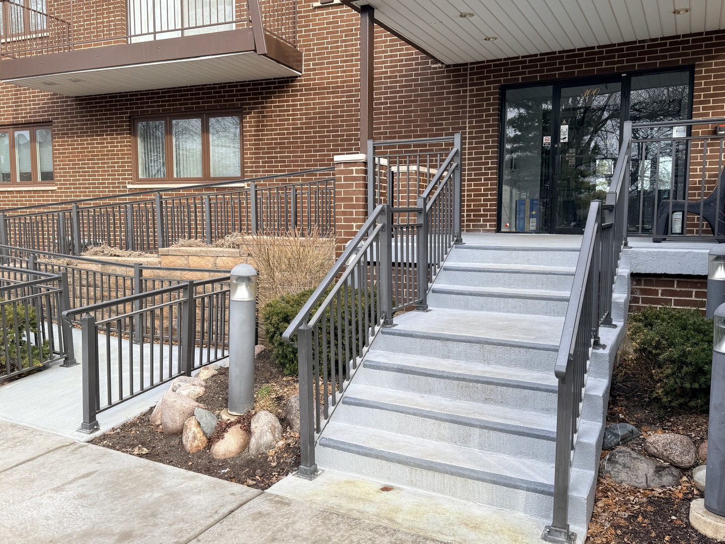 300 E Dundee Road 403A