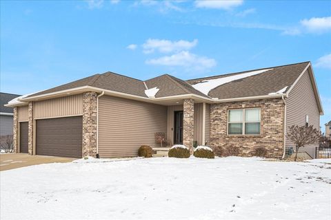 Tiny photo for 5802 Sugarberry Road, Bloomington, IL 61705 (MLS # 12556080)