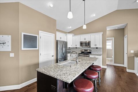 Tiny photo for 5802 Sugarberry Road, Bloomington, IL 61705 (MLS # 12556080)