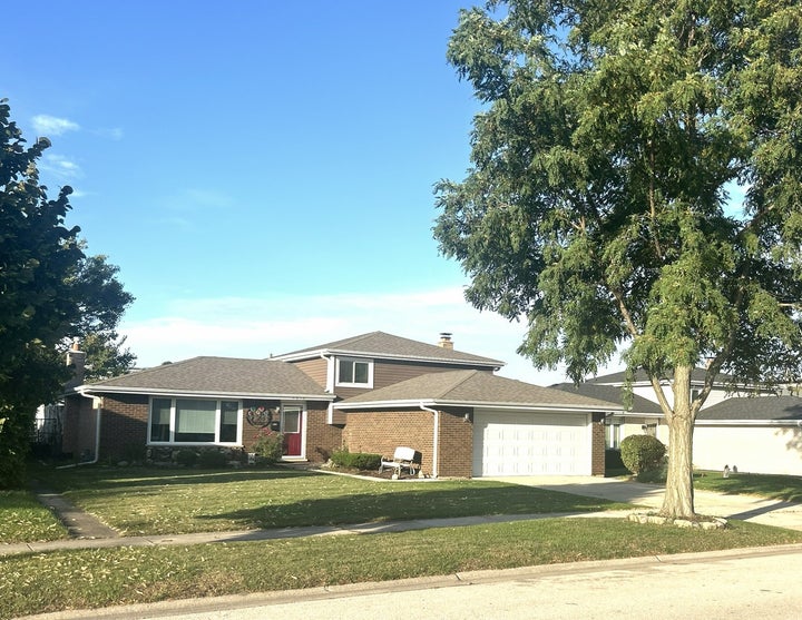 Photo 1 of 31 — 4816 W 121st Place, Alsip, IL 60803