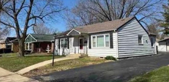 738 E 156th Place