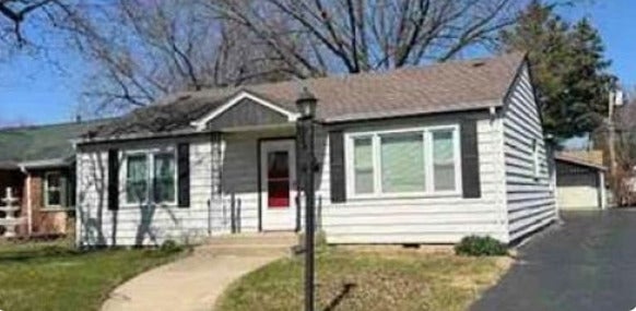 738 E 156th Place