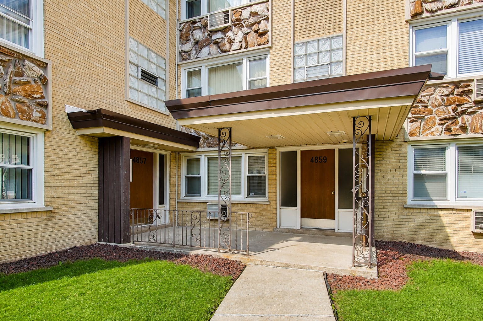 4857 W Byron Street 103W