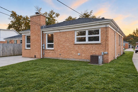Tiny photo for 1821 Mayfair Avenue, Westchester, IL 60154 (MLS # 12781171)