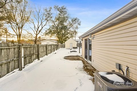 Tiny photo for 453 S Dearborn Avenue, Bradley, IL 60915 (MLS # 12516806)