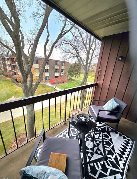 Tiny photo for 470 Raintree Court #3L, Glen Ellyn, IL 60137 (MLS # 12522358)