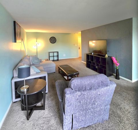 Tiny photo for 470 Raintree Court #3L, Glen Ellyn, IL 60137 (MLS # 12522358)