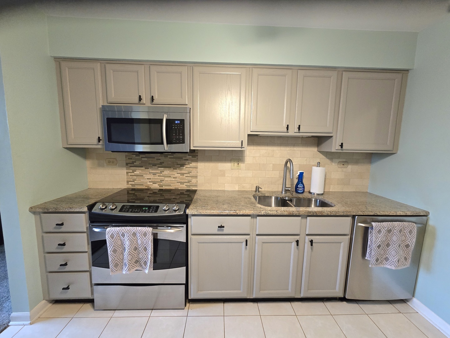 470 Raintree Court 3L