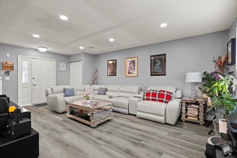 Tiny photo for 640 Rodenburg Road, Roselle, IL 60172 (MLS # 12478062)